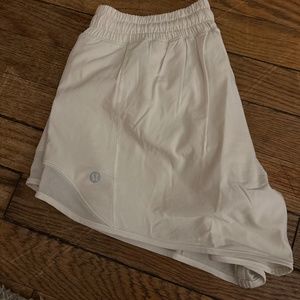 lululemon hotty hot short